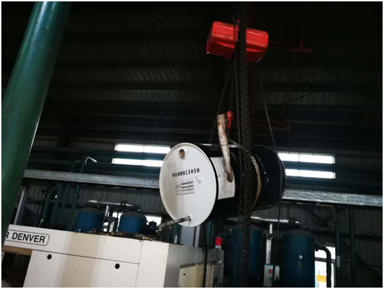 由于油品問(wèn)題導(dǎo)致油氣分離器壓差高，空壓機(jī)潤(rùn)滑油結(jié)膠，油濾堵塞，機(jī)器高溫報(bào)警(圖4)